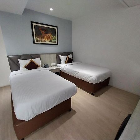 Poiisse Otel Kalküta Dış mekan fotoğraf