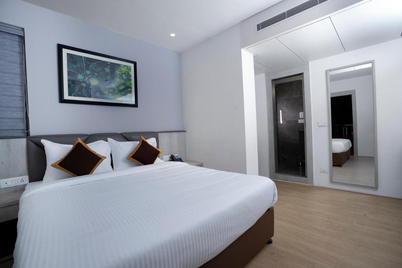 Poiisse Otel Kalküta Dış mekan fotoğraf