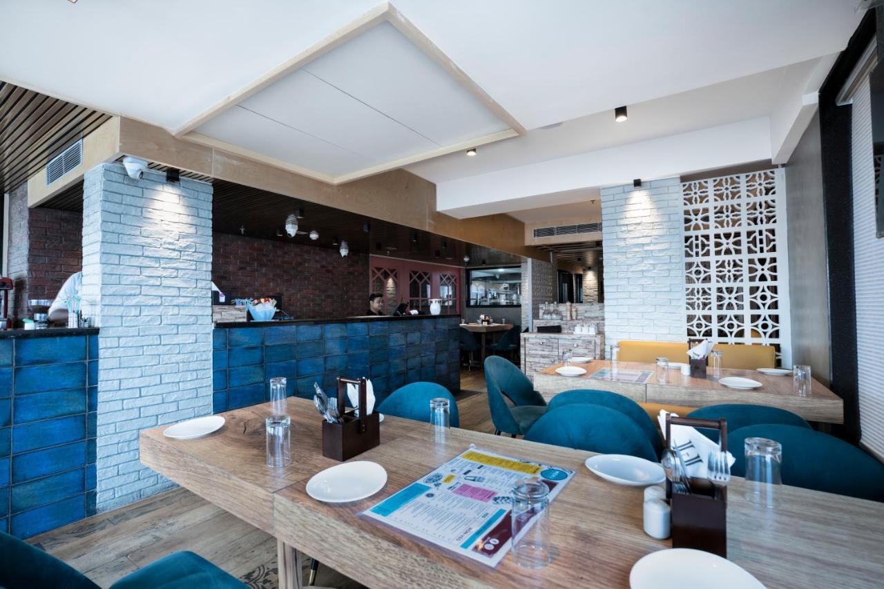 Poiisse Otel Kalküta Dış mekan fotoğraf