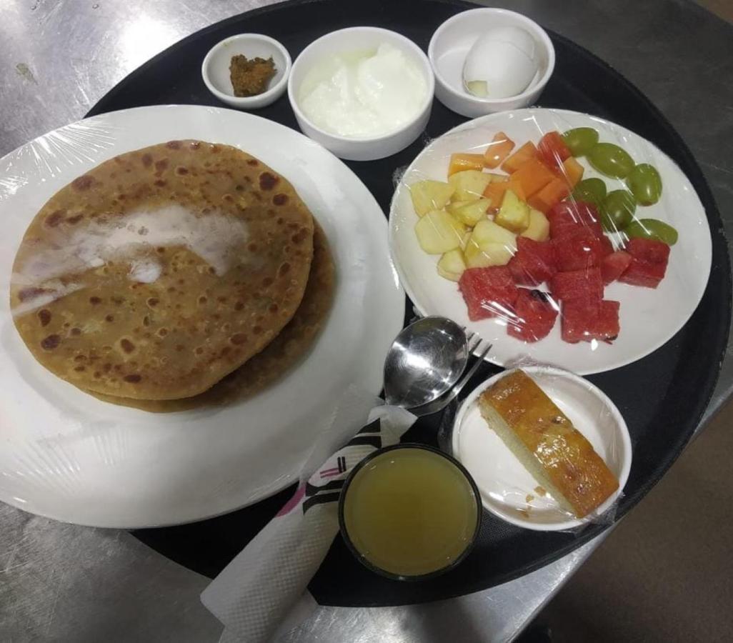 Poiisse Otel Kalküta Dış mekan fotoğraf