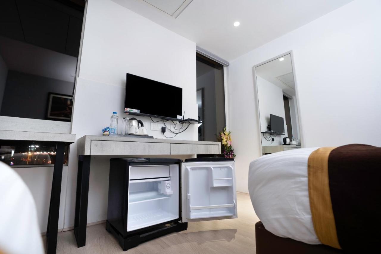 Poiisse Otel Kalküta Dış mekan fotoğraf