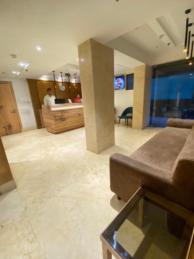 Poiisse Otel Kalküta Dış mekan fotoğraf